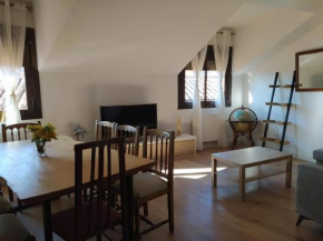Piso amplio de 4 habitaciones en el centro de Toledo
